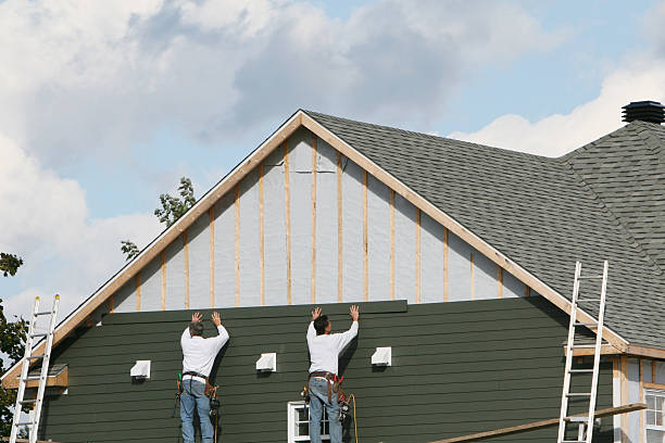 Professional Siding technician working in Montgomery, IL
